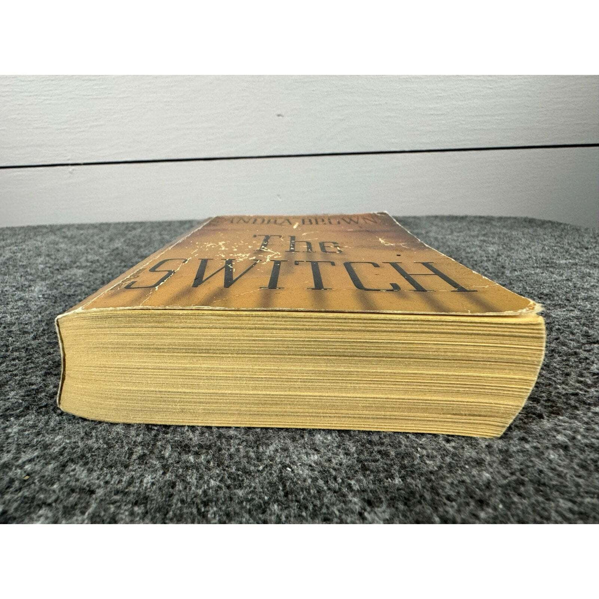 The Switch by Sandra Brown (Paperback) - Image 4