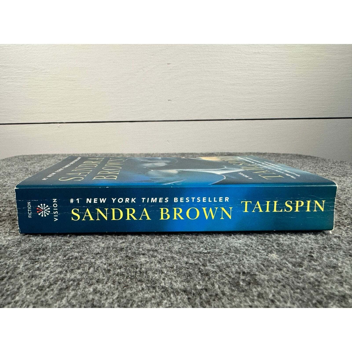 Tailspin by Sandra Brown (Paperback) - Image 3