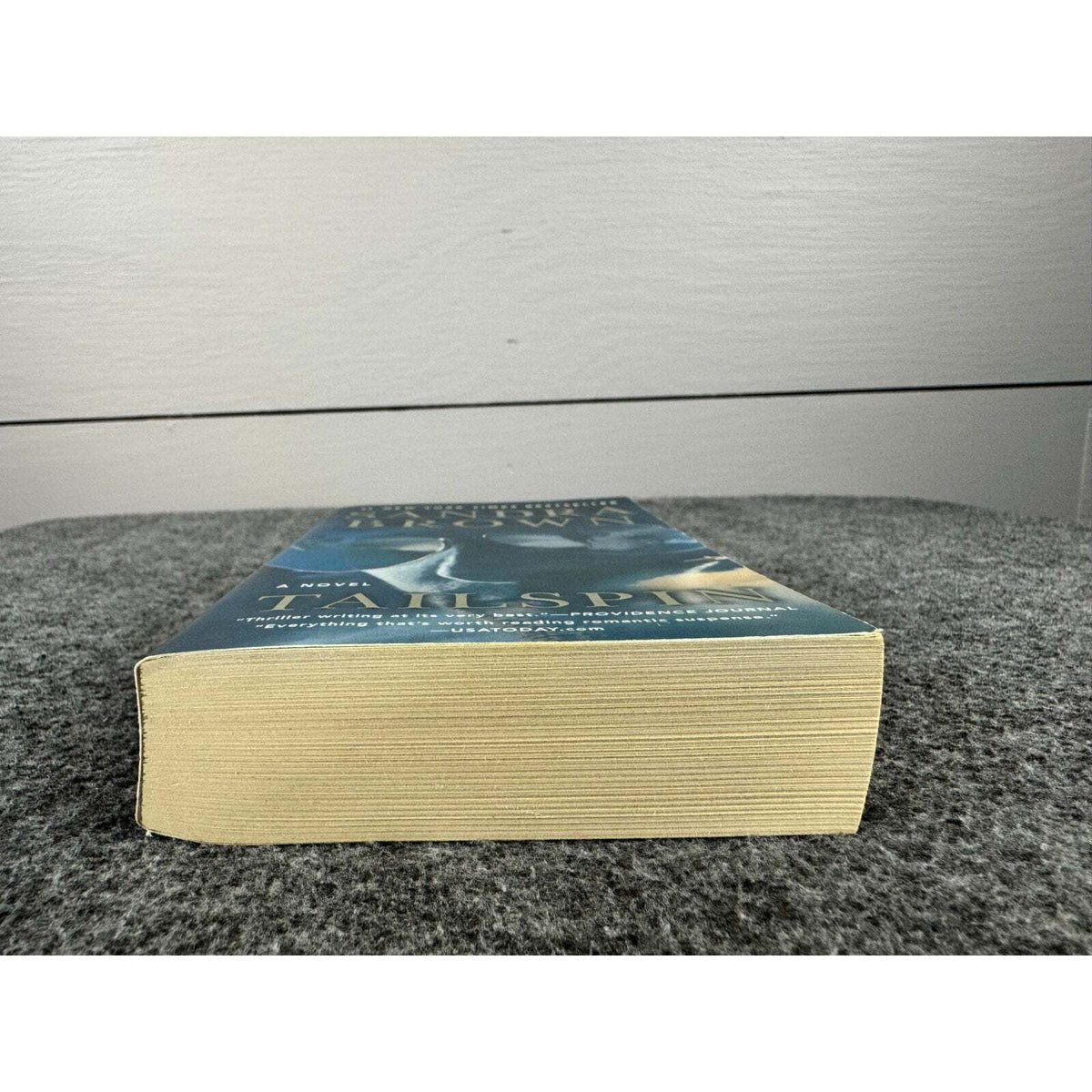 Tailspin by Sandra Brown (Paperback) - Image 4