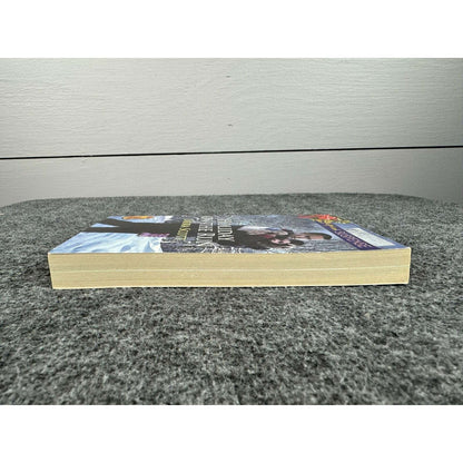 Holiday on the Run by Laura Scott (Paperback) - Image 5