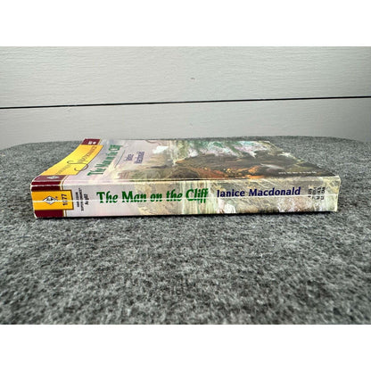 The Man on the Cliff by Janice Macdonald (Paperback) - Image 3