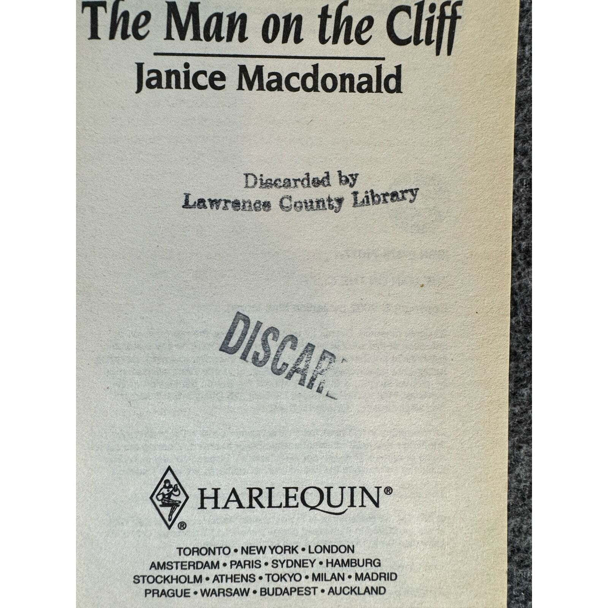 The Man on the Cliff by Janice Macdonald (Paperback) - Image 7