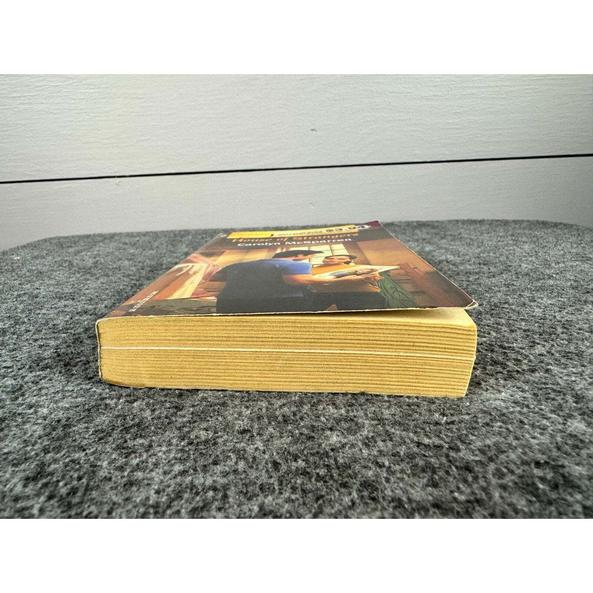 House of Strangers by Carolyn McSparren (Paperback) - Image 4