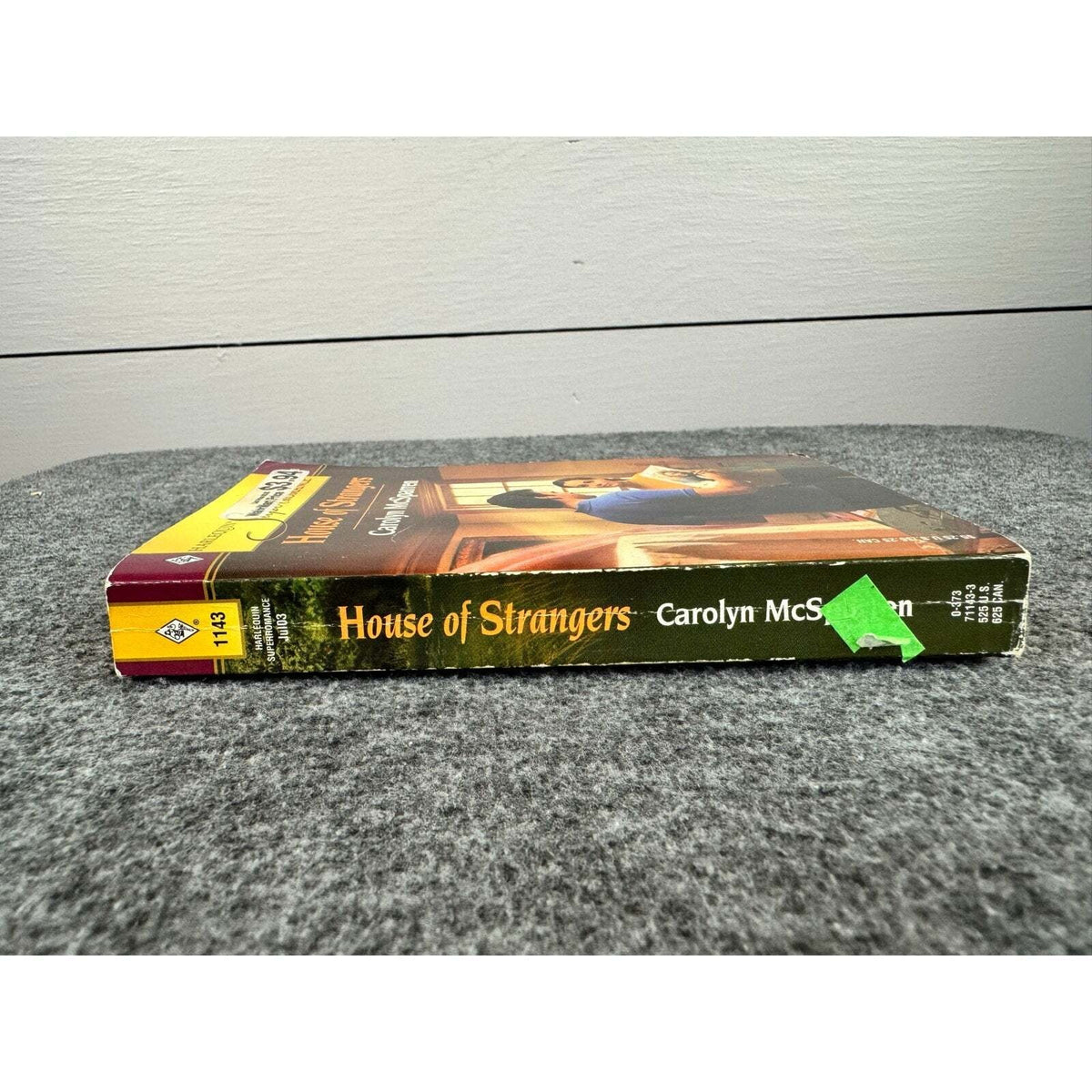 House of Strangers by Carolyn McSparren (Paperback) - Image 3