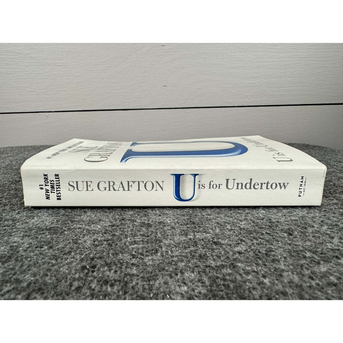 U is for Undertow by Sue Grafton (Paperback) - Image 3