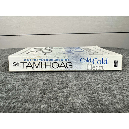 Cold Cold Heart by Tami Hoag (Paperback) - Image 3