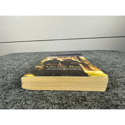 On the Run by Valerie Hansen (Paperback) - Image 4