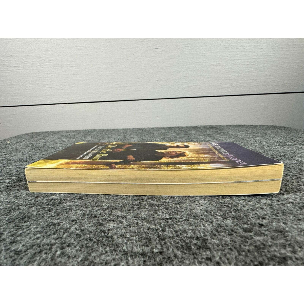 On the Run by Valerie Hansen (Paperback) - Image 5