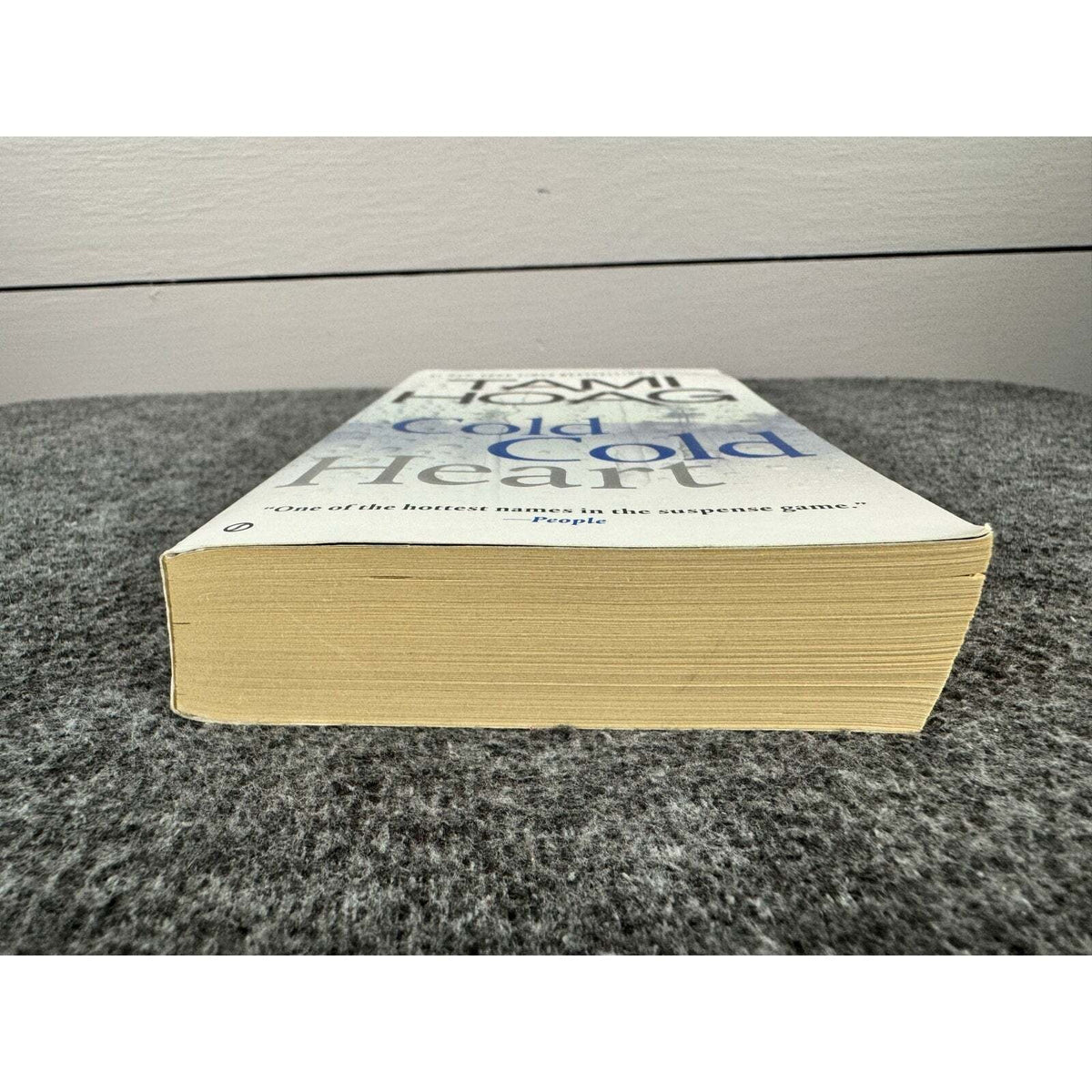 Cold Cold Heart by Tami Hoag (Paperback) - Image 4