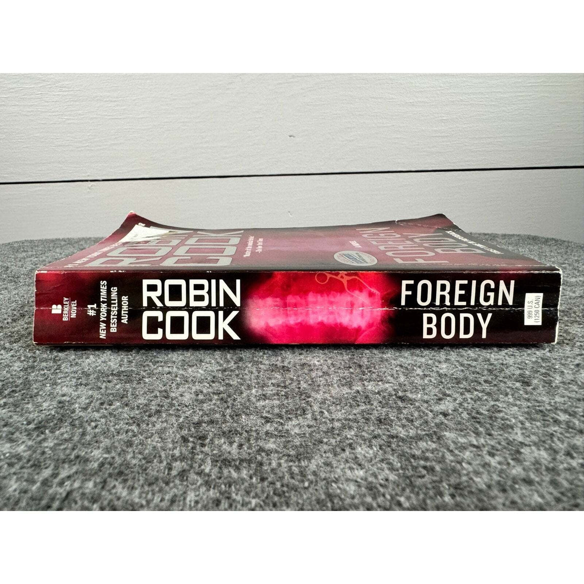 Foreign Body by Robin Cook (Paperback) - Image 3