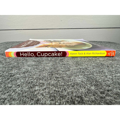 Hello, Cupcake! by Alan Richardson and Karen Tack (Paperback) - Image 3