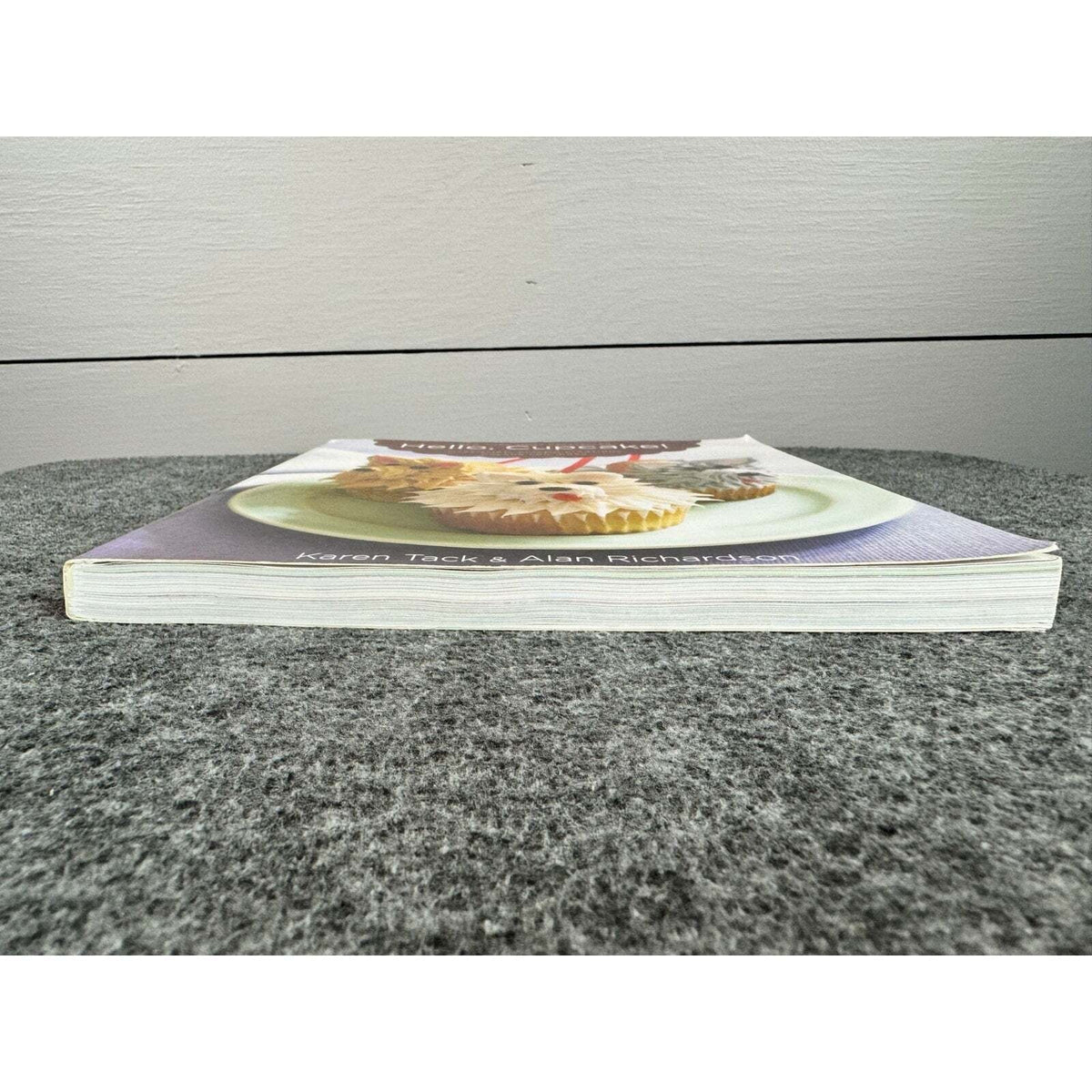 Hello, Cupcake! by Alan Richardson and Karen Tack (Paperback) - Image 4