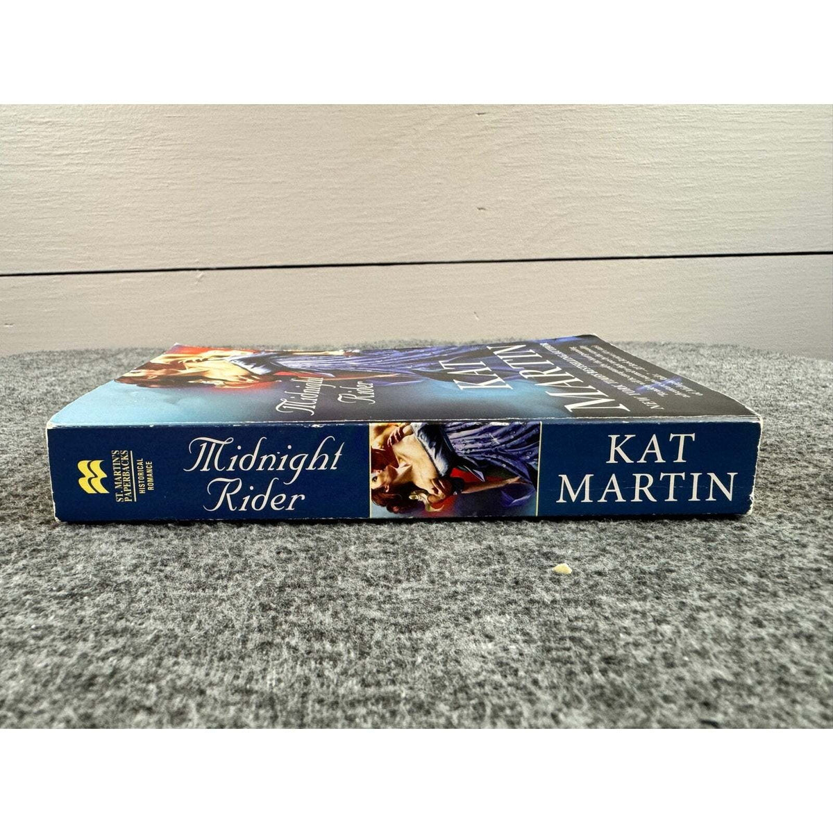 Midnight Rider by Kat Martin (Paperback) - Image 3