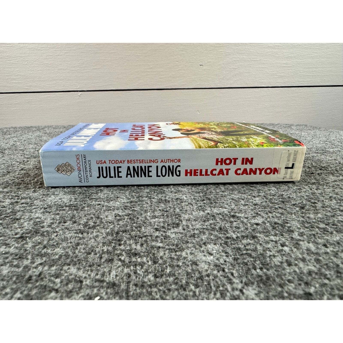 Hot in Hellcat Canyon by Julie Anne Long (Paperback) - Image 3