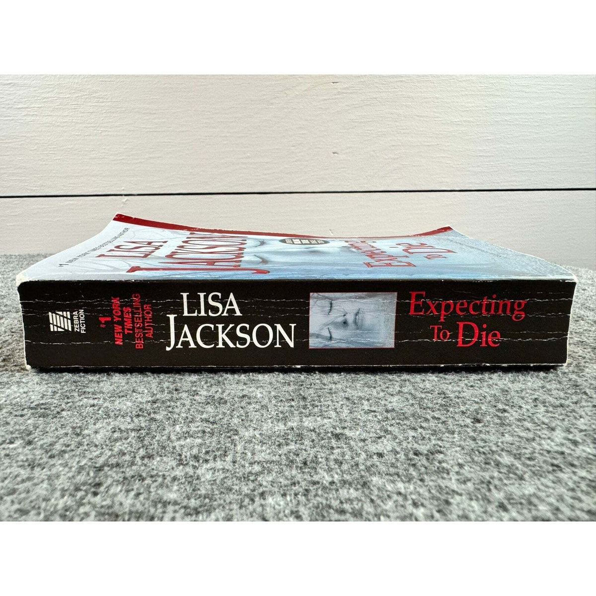 Expecting to Die by Lisa Jackson (Paperback) - Image 3