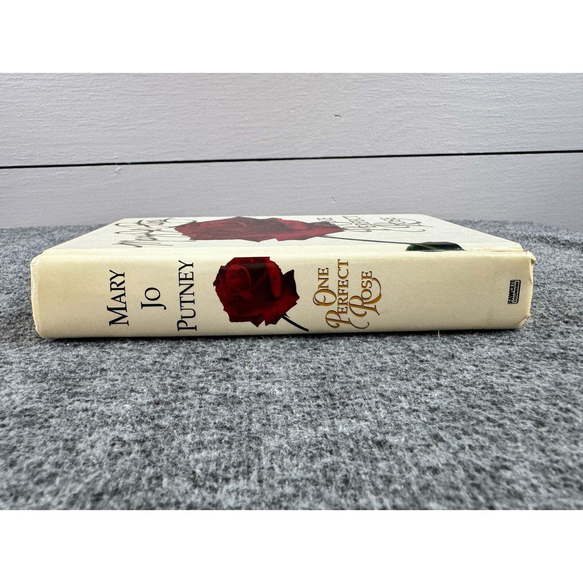 One Perfect Rose by Mary Jo Putney (Hardcover) - Image 3