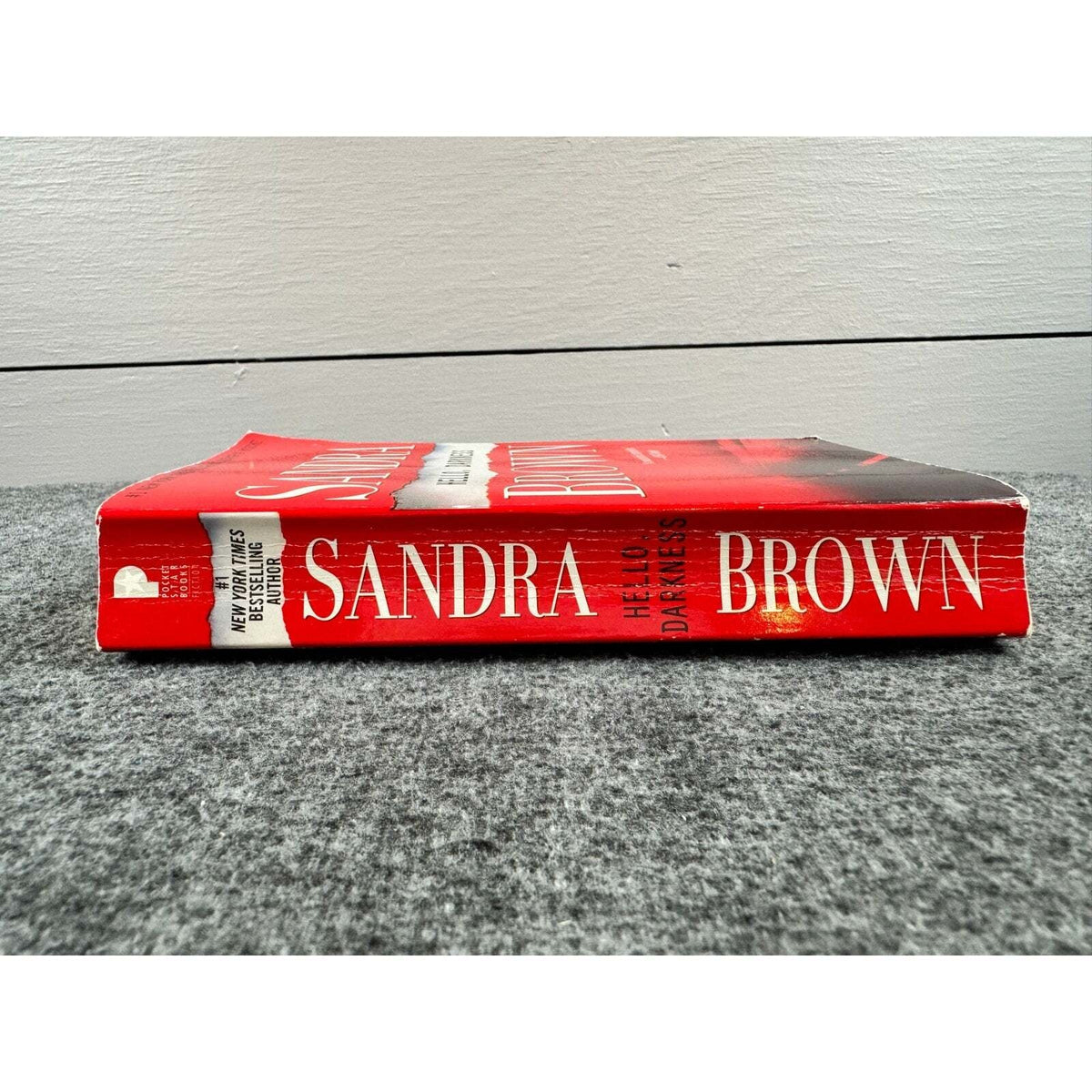 Hello, Darkness by Sandra Brown (Paperback) - Image 3