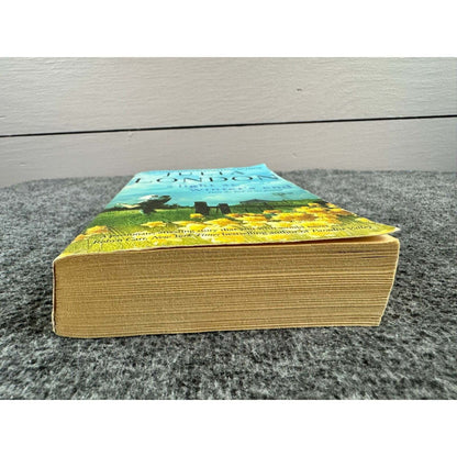 A Light at Winter's End by Julia London (Paperback) - Image 4