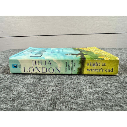 A Light at Winter's End by Julia London (Paperback) - Image 3