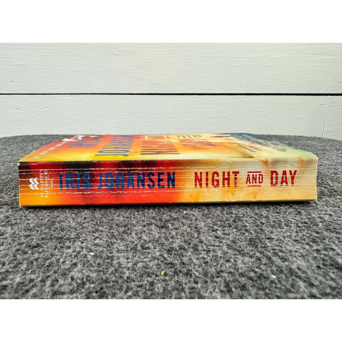 Night and Day by Iris Johansen (Paperback) - Image 3