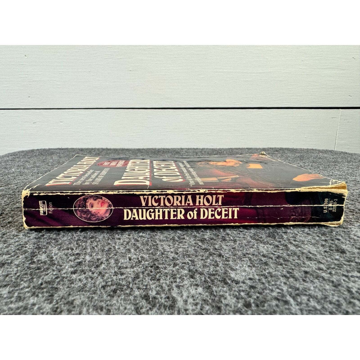 Daughter of Deceit by Victoria Holt (Paperback) - Image 3