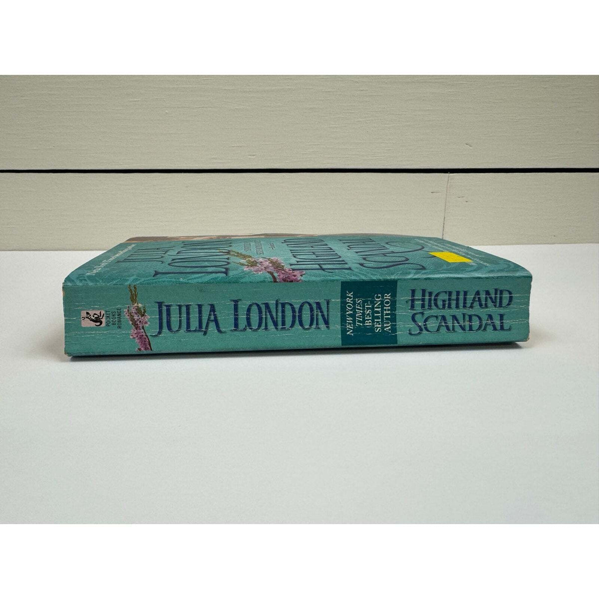 Highland Scandal by Julia London (Paperback) - Image 3