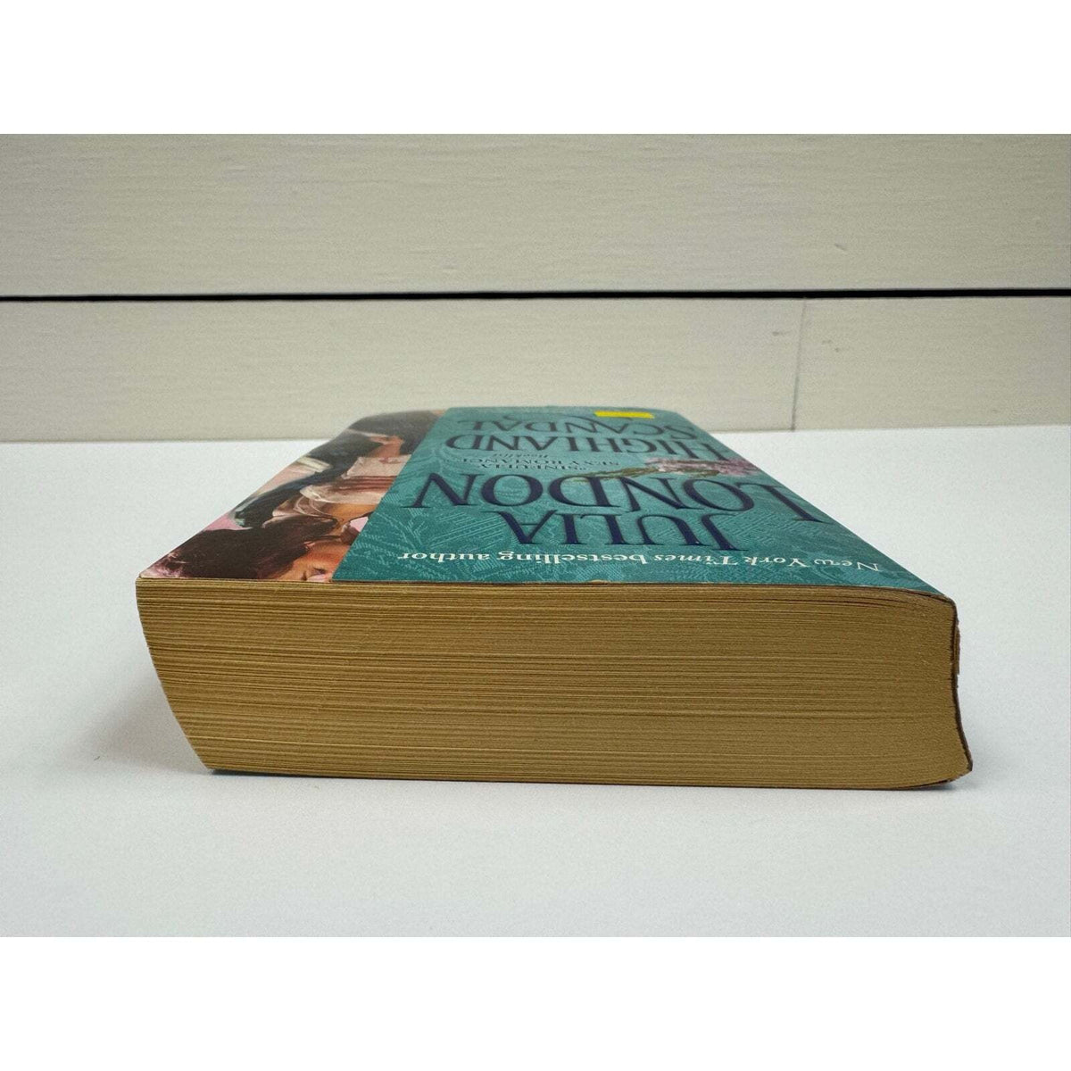 Highland Scandal by Julia London (Paperback) - Image 6