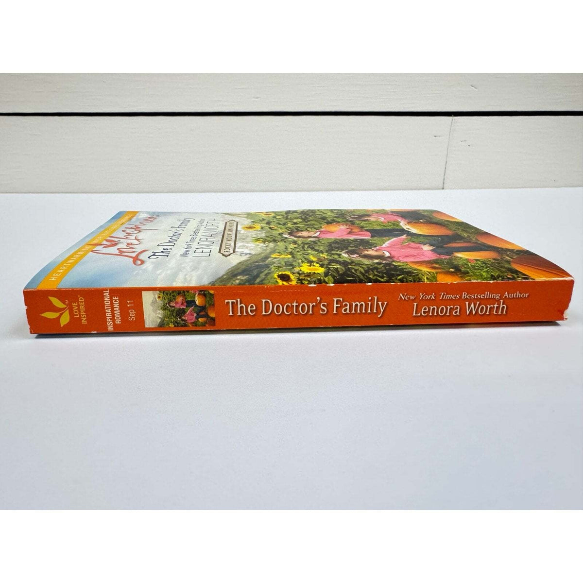 The Doctor's Family by Lenora Worth (Paperback) - Image 3