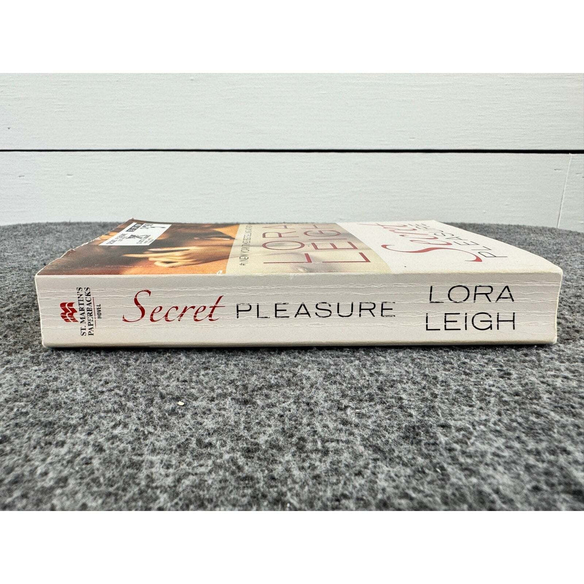 Secret Pleasure by Lora Leigh (Paperback) - Image 3