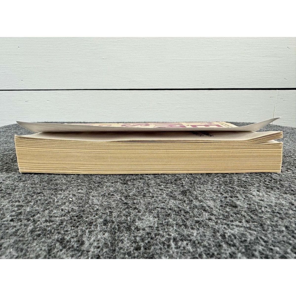 It Ends with Us by Colleen Hoover (Paperback) - Image 5