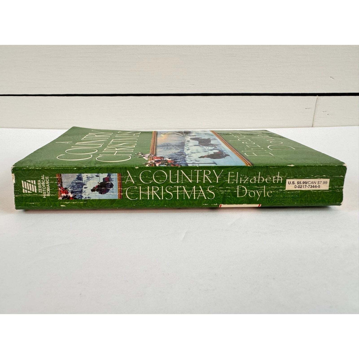 A Country Christmas by Elizabeth Doyle (Paperback) - Image 3