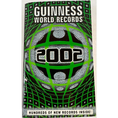 Guinness World Records 2002 by Antonia Cunningham (Paperback) - Image 1