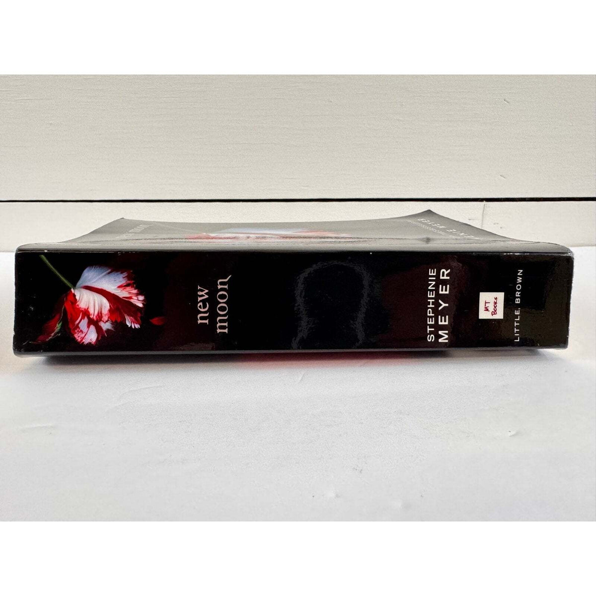 New Moon by Stephenie Meyer (Paperback) - Image 3