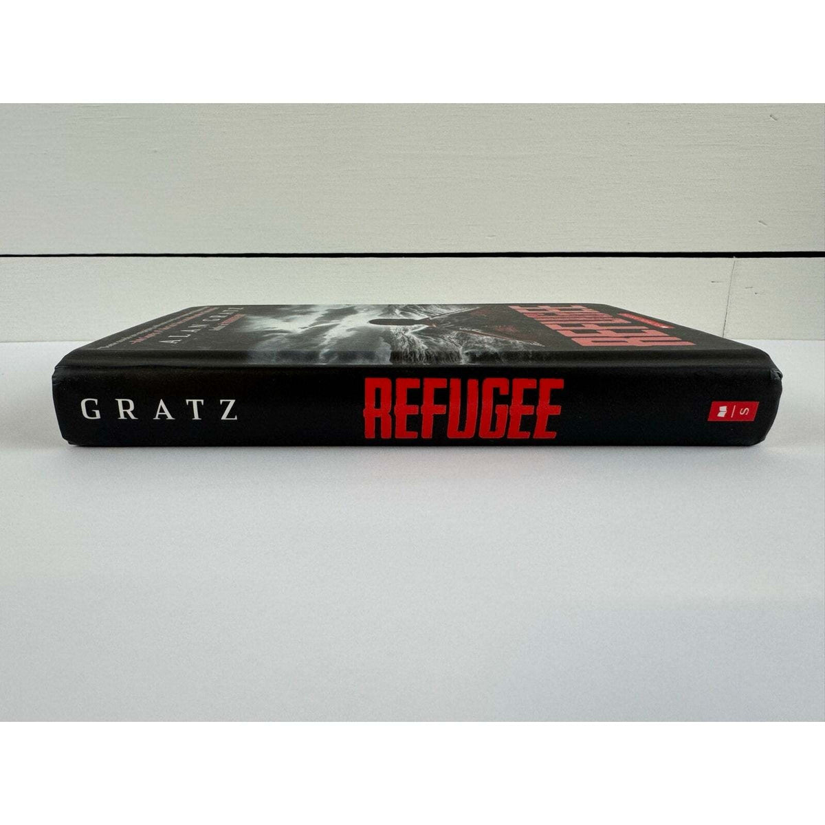 Refugee by Alan Gratz (Hardcover) - Image 3