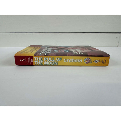 The Pull of the Moon by Darlene Graham (Paperback) - Image 3