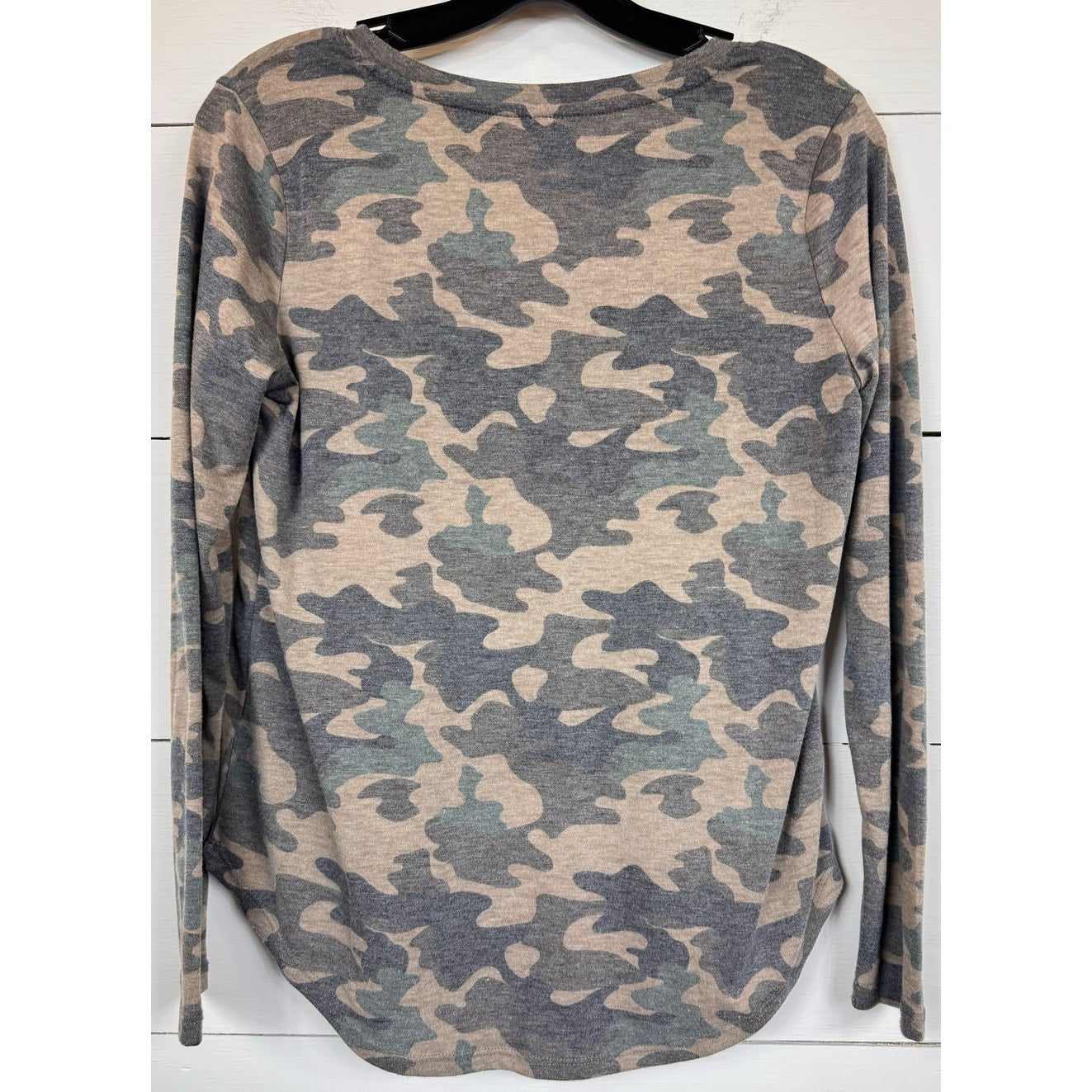 Tresics Long Sleeve Camo T-Shirt Women's Size Small