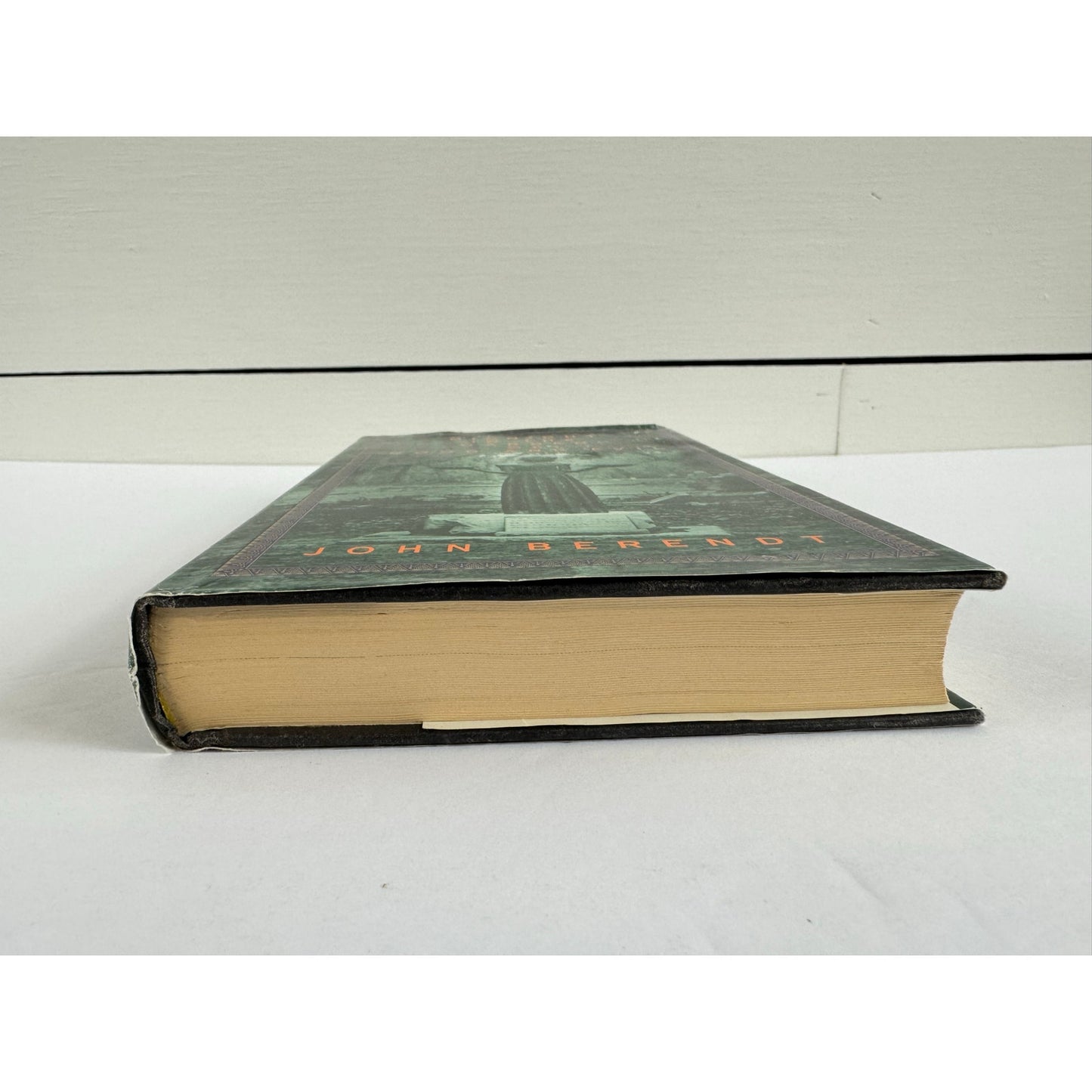 Midnight in the Garden of Good and Evil by John Berendt (Hardcover)