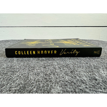 Verity by Colleen Hoover (Paperback)