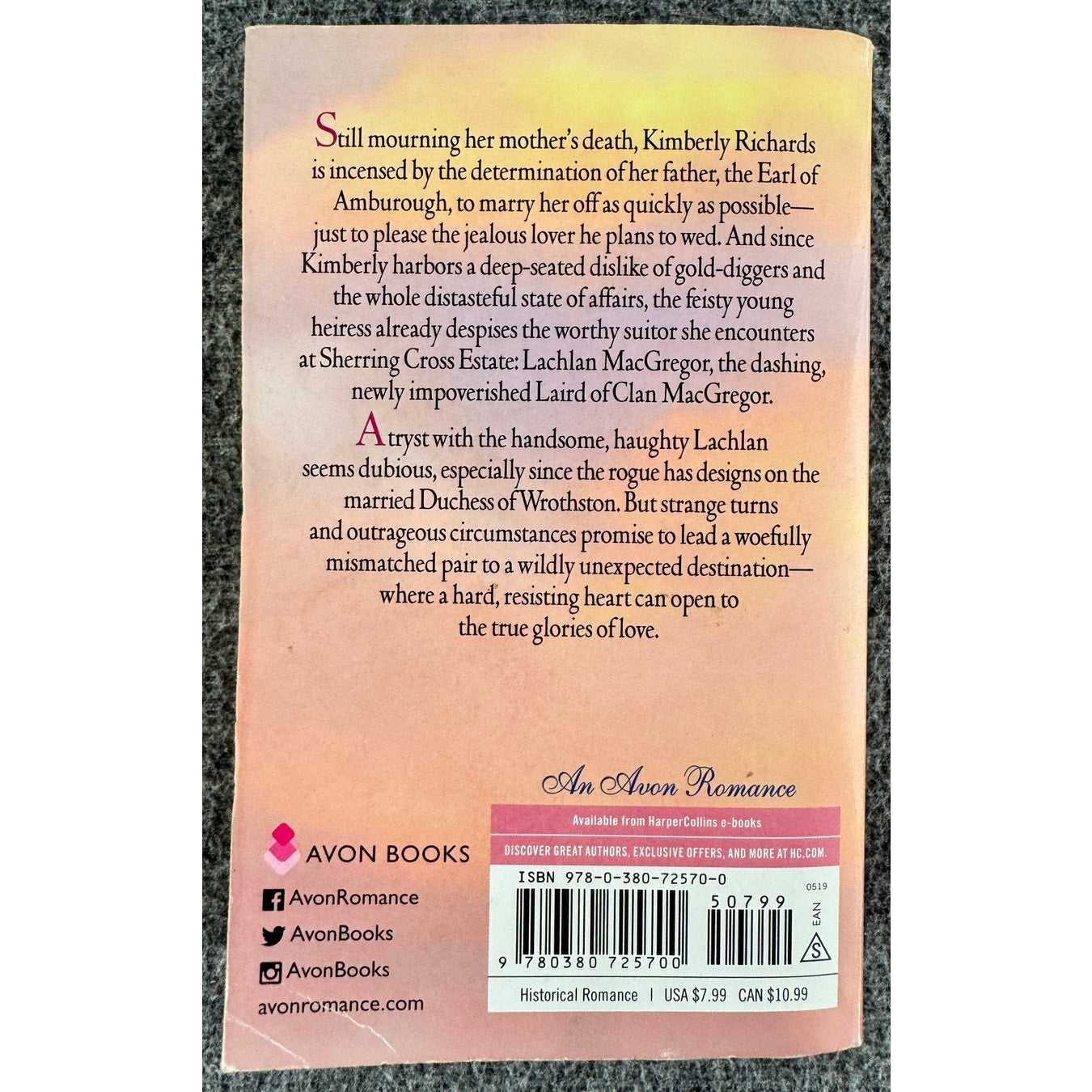 Love Me Forever by Johanna Lindsey (Paperback)