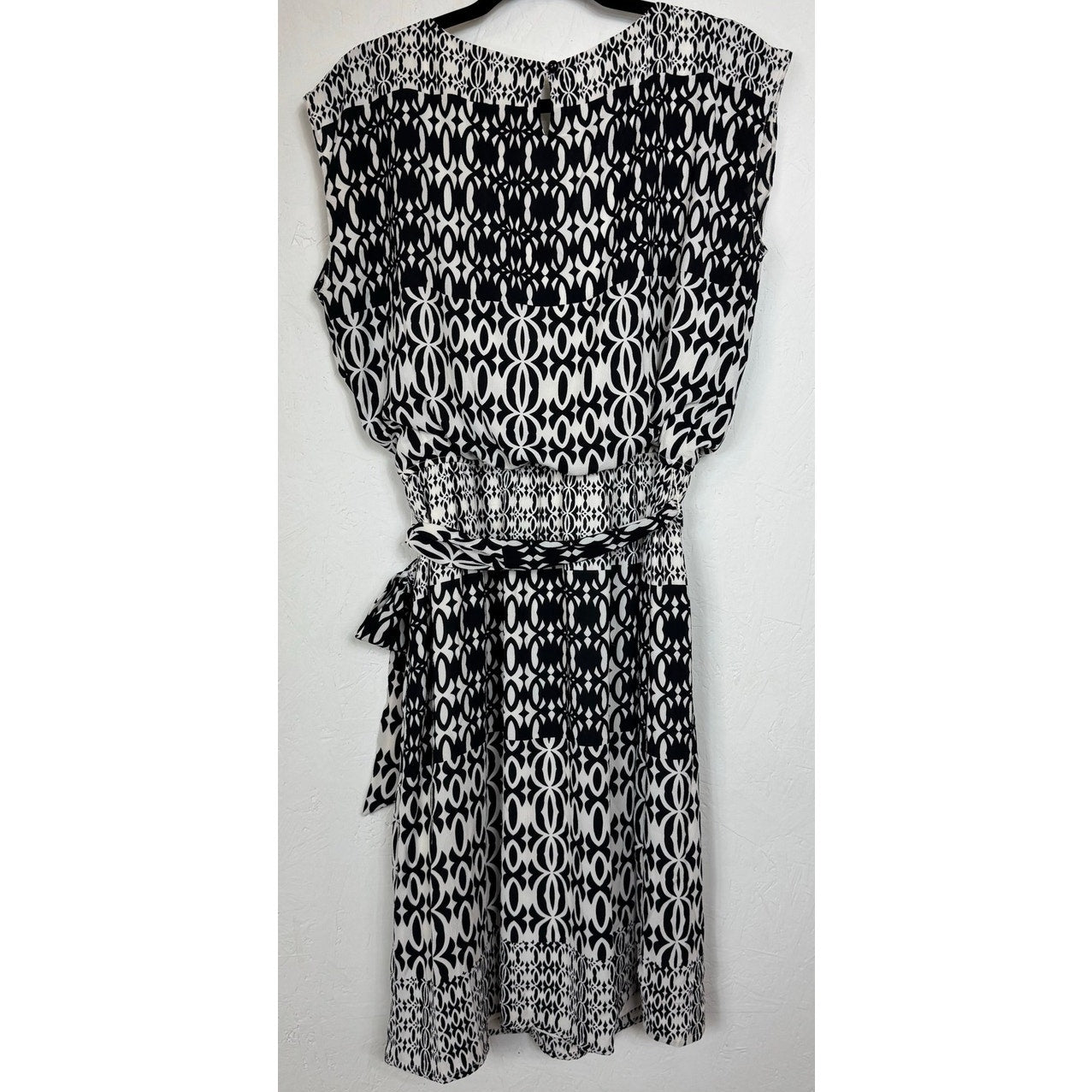 GNW Black & White Sleeveless Knee-length Dress Women's Large