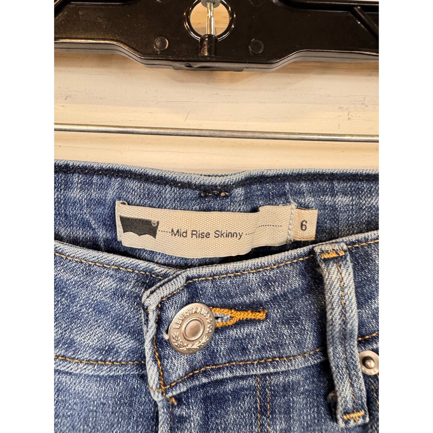 Levi's Mid Rise Cropped Skinny Jeans Women's Size 6