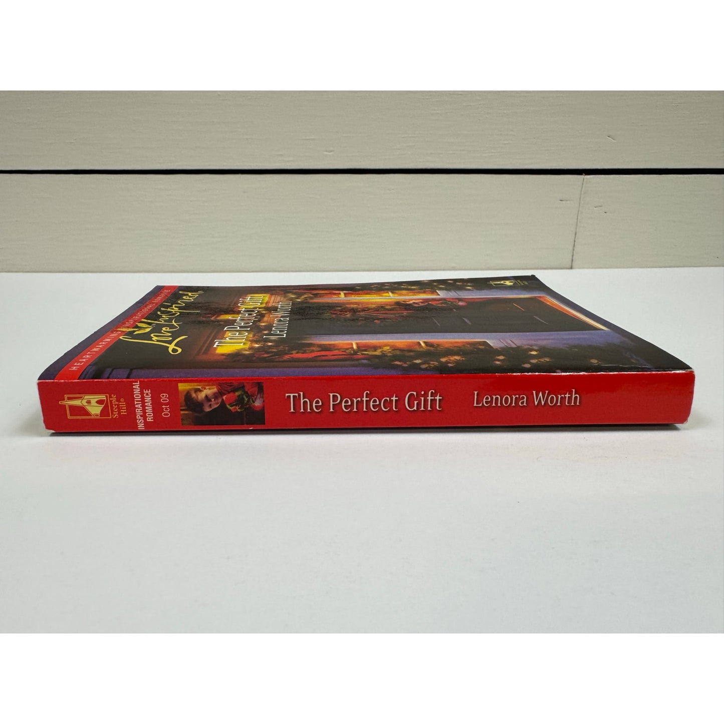 The Perfect Gift by Lenora Worth (Paperback)