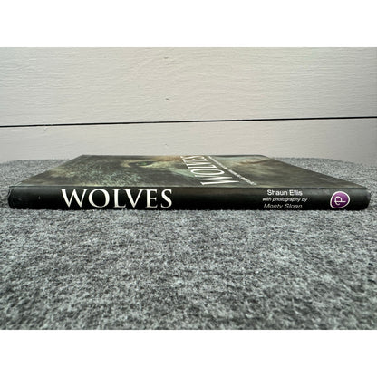 Wolves by Parragon Books (Paperback)