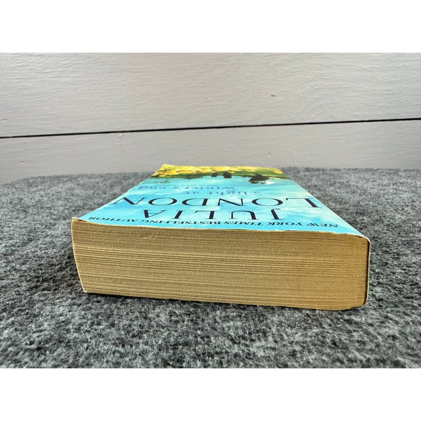 A Light at Winter's End by Julia London (Paperback)