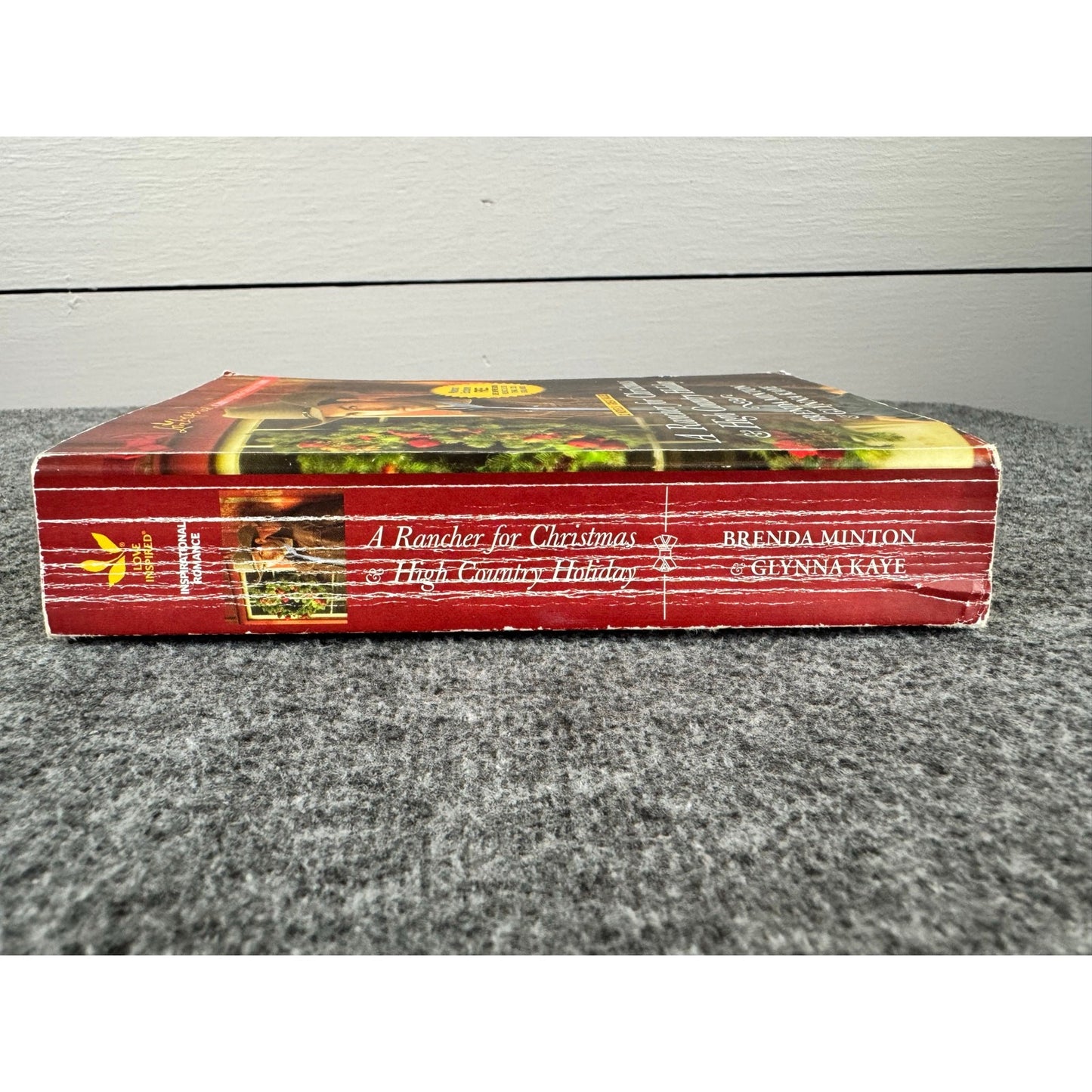 A Rancher for Christmas / High Country Holiday by Minton / Kaye (Paperback)