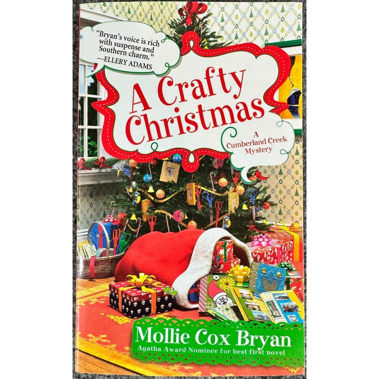 A Crafty Christmas by Mollie Cox Bryan (Paperback)