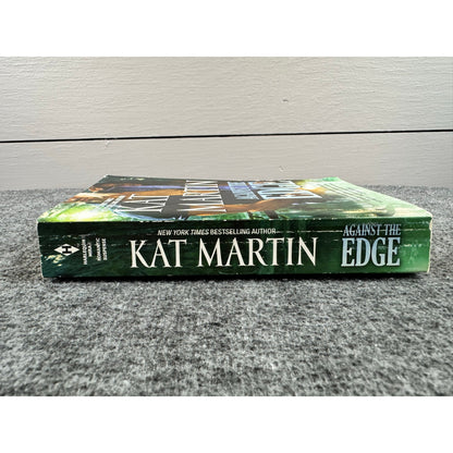 Against the Edge by Kat Martin (Paperback)