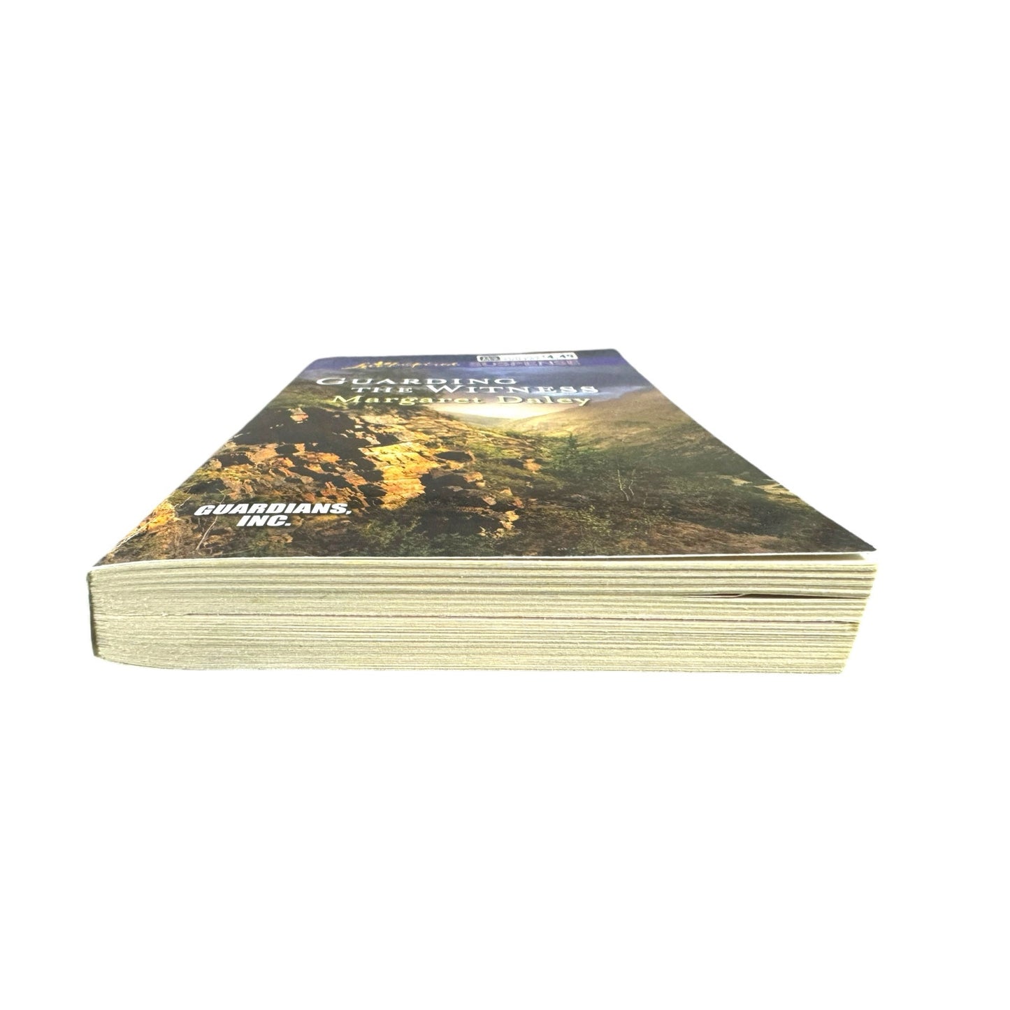 Guarding the Witness by Margaret Daley (Paperback)