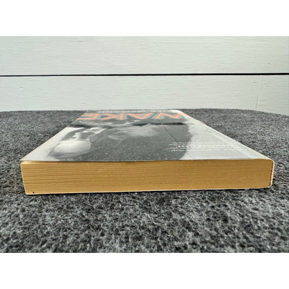 Wake by Lisa McMann (Paperback)