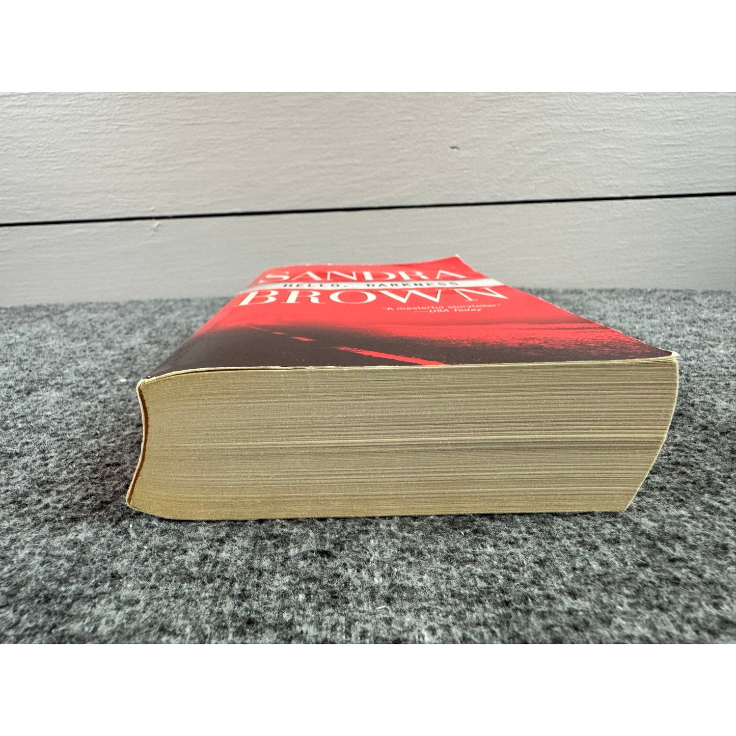 Hello, Darkness by Sandra Brown (Paperback)